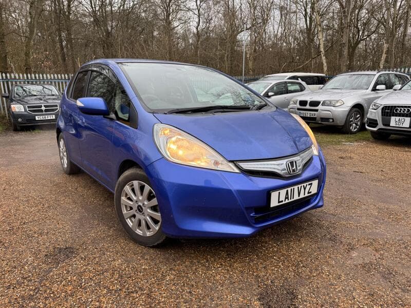 2011 HONDA JAZZ FIT AUTOMATIC HYBRID PETROL ULEZ 3,850 GEARBOX AUTOMATIC BODYSTYLE HATCHBACK FUEL TYPE... photo